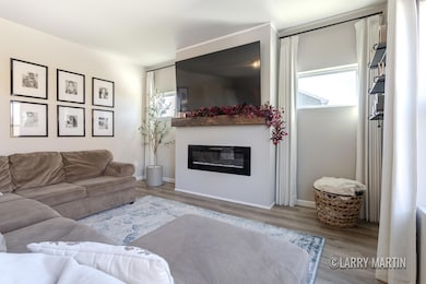 697 Sun Stone Dr SW-4