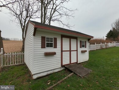 329 Winding Way, Womelsdorf, PA 19567 - photo 5