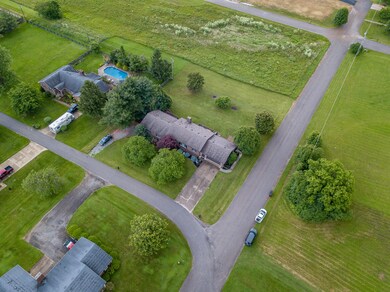 106 Cherry Dr, Harrodsburg, KY 40330 - photo 2