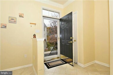 20805 Shamrock Glen Cir, Germantown, MD 20874 - photo 2