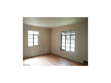 22240 Macbeth Ave, Cleveland, OH 44126 - photo 2