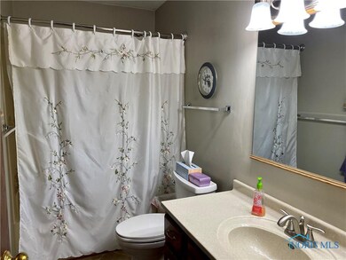 2748 Carolyn Dr, Lima, OH 45807 - photo 3