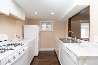 2414 Des Moines St, Des Moines, IA 50317 - photo 4