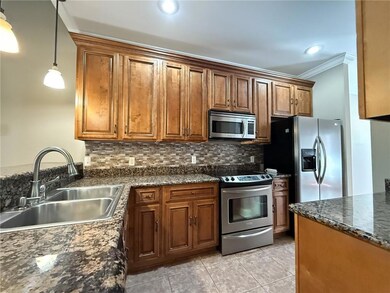 Kitchen Photo 2