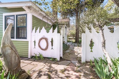 Handcrafted fence