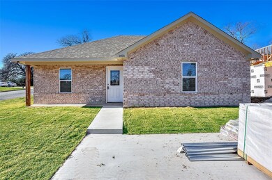 1001 N Barrett Ave, Denison, TX 75020 - photo 2
