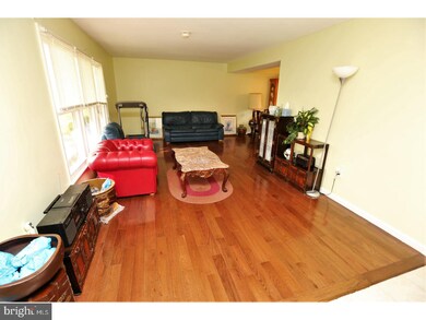 14 Silvers Ln, Plainsboro, NJ 08536 - photo 2