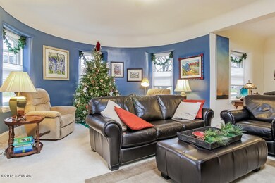 Living Room (2)