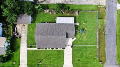 Oversized corner lot w/ 2 driveways, large yard, c