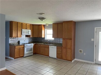 2712 Dauterive Drive Kitchen
