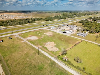 13355 / 13405 Pleasant Valley Dr, Rosharon, TX 77583 - photo 2