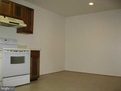 5700 Brewer House Cir, Rockville, MD 20852 - photo 7