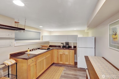 7911 5th Ave NE unit 2, Seattle, WA 98115 - photo 3