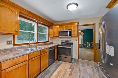 6740 Kings Grant Way, Dalzell, SC 29040 - photo 4