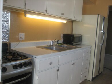 1558 kitchen 2