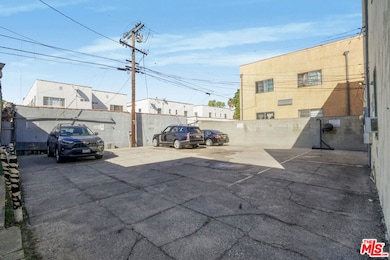 325 N Stanley Ave, Los Angeles, CA 90036 - photo 6