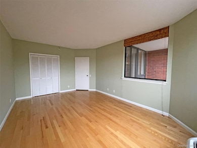 The Classic unit 6O, Hartsdale, NY 10530 - photo 5