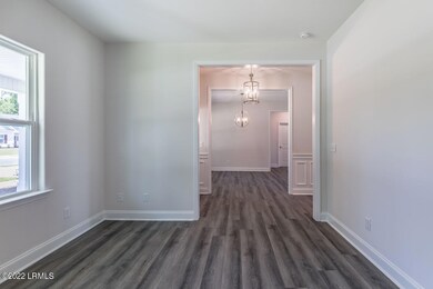 6 Formal living