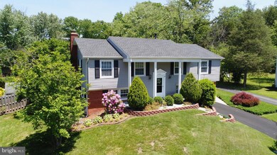 12803 Point Pleasant Dr, Fairfax, VA 22033 - photo 2