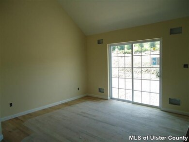 250 Plattekill Rd, Marlboro, NY 12542 - photo 6