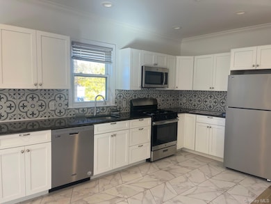 1049 Main St unit 2, Peekskill, NY 10566 - photo 3