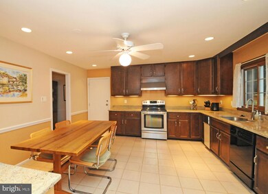 2226 Benedictine Ct, Vienna, VA 22182 - photo 7