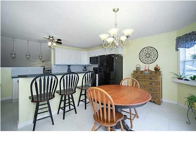 Kitchen with eating bar