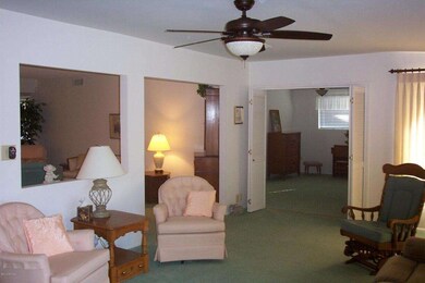 10609 W Mission Ln, Sun City, AZ 85351 - photo 7