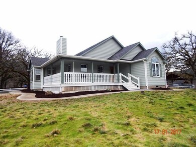 8685 John Day Dr, Central Point, OR 97502 - photo 5