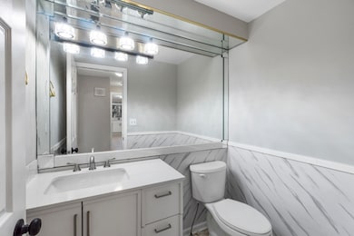 210 Oak Ln, Winthrop Harbor, IL 60096 - photo 4