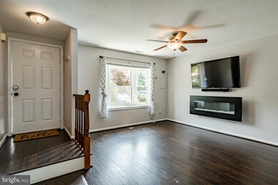 1002 N Glen Dr, Glen Mills, PA 19342 - photo 2