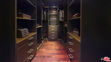 Primary Bedroom/Ensuite Walk-I