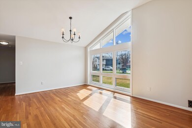 8524 Acorn Cir, Vienna, VA 22180 - photo 3