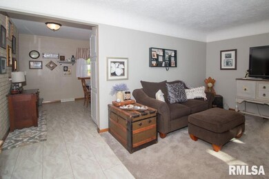 3811 N Pine St, Davenport, IA 52806 - photo 5