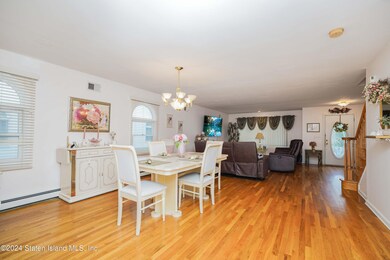 50 ROCHELLE PLACE-8