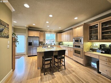 2208 Matterhorn Ct, West Linn, OR 97068 - photo 2