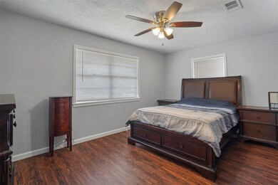 1219 Tanglewood Dr, Cleburne, TX 76033 - photo 4