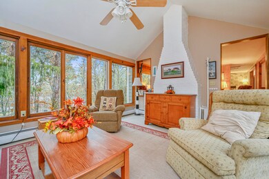 009-photo-sun-room-8031796