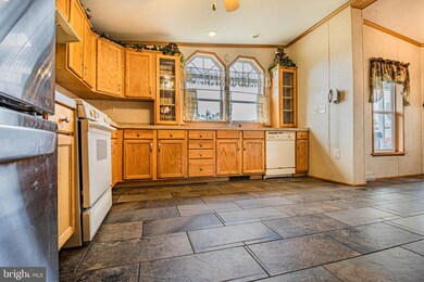 718 Bayberry Ln, Monroe, NJ 08094 - photo 2