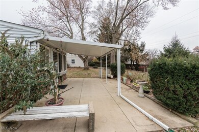 1132 Ranchland Dr, Cleveland, OH 44124 - photo 4
