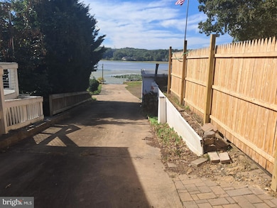 18306 Possum Point Rd, Dumfries, VA 22026 - photo 2