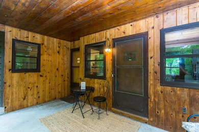 319 Walhalla Porch2