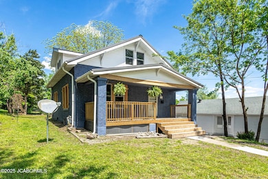 2-web-or-mls-112-w-atchison-st