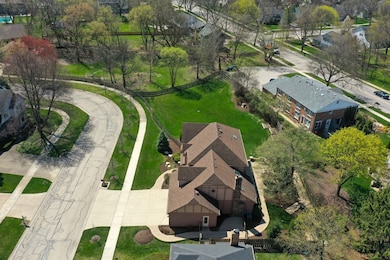 613 Balmoral Cir, Naperville, IL 60540 - photo 7