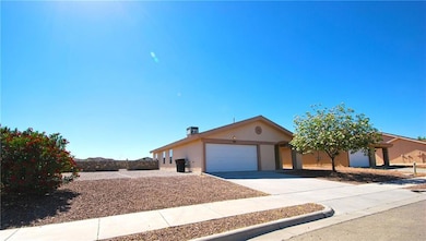 788 Desert Spring Dr, Horizon City, TX 79928 - photo 3