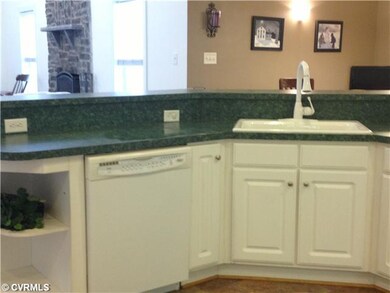 8930 Hollow Oak Dr, Midlothian, VA 23112 - photo 6