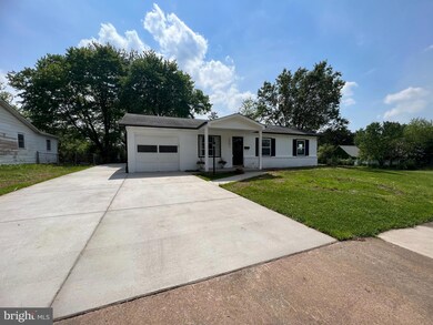 509 W Nettle Tree Rd, Sterling, VA 20164 - photo 3