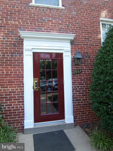 1901 N Rhodes St unit 42, Arlington, VA 22201 - photo 7