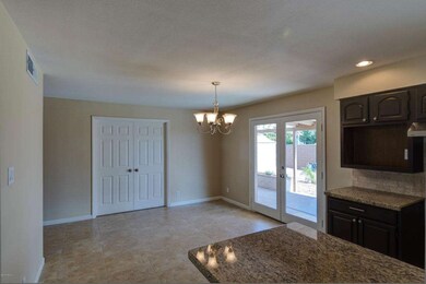Kitchen & Eating Area