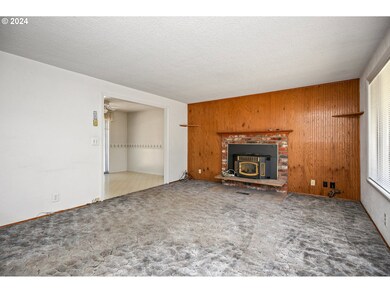 1187 Sanborn Ave, Eugene, OR 97404 - photo 5